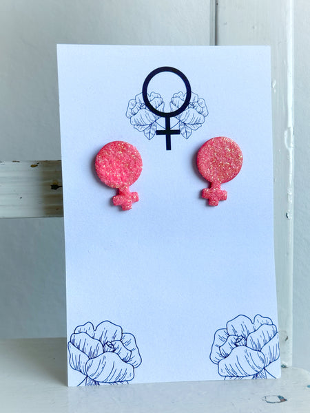 Små kvinnotecken, rosaglittriga