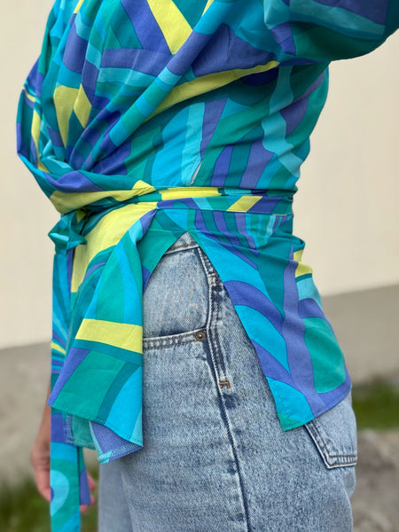 Omlottblus i havets färger