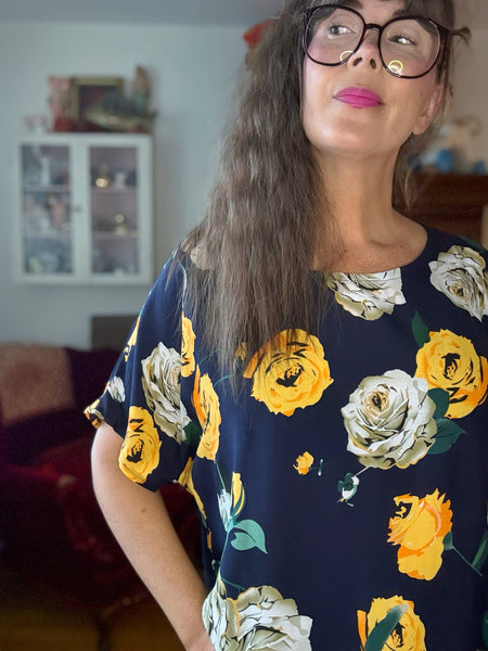 Boxig blus med rosor