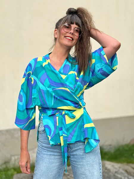 Omlottblus i havets färger