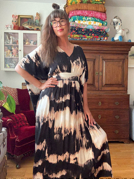 Spektakel / kaftanklänning i svart batik