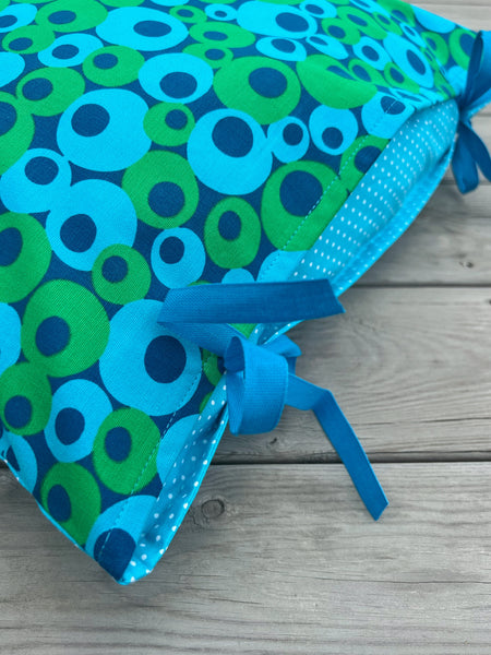 Kuddfodral i grönt & turkost vintagetyg