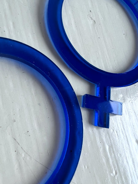 Örhängen, blå kvinnotecken