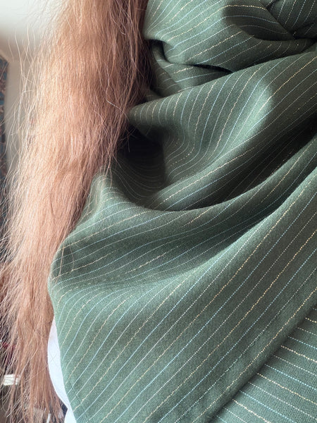 Sjal, i grön ull med guld i deadstock