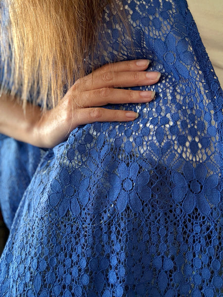 Sjok / kaftan i mörkblå spets