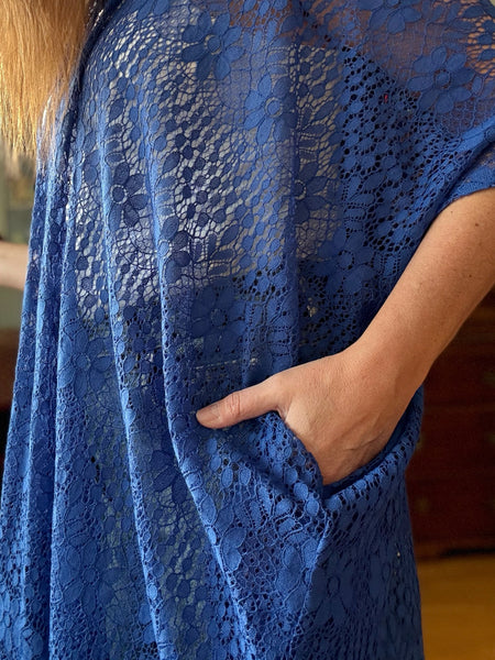 Sjok / kaftan i mörkblå spets