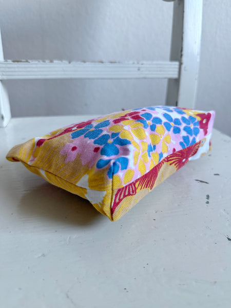 Necessär i pastellfärger