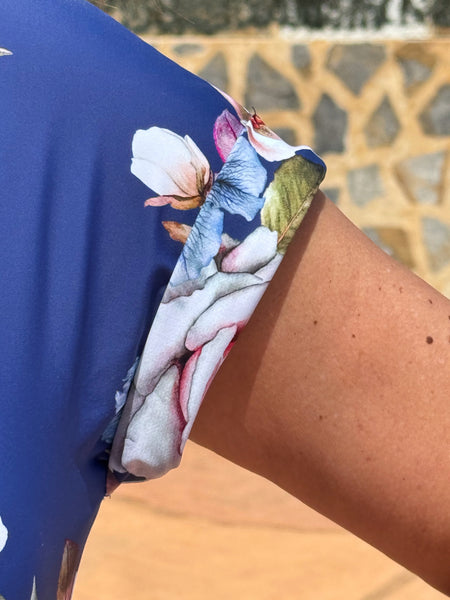 Baddräkt med ben & ärm, blå med blommor