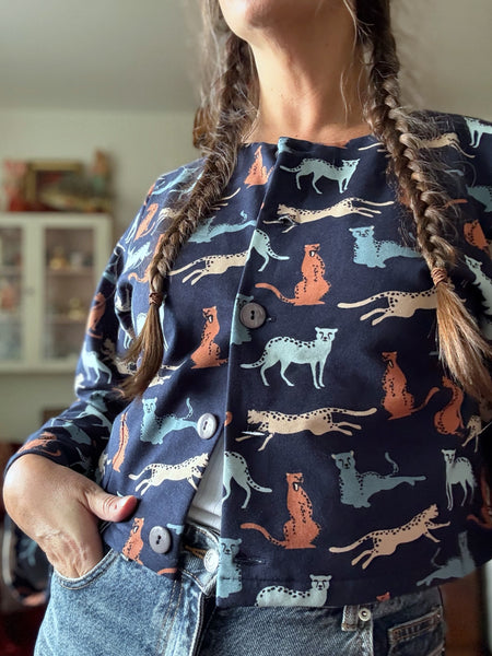 Blusjacka med lång ärm i mjuk trikå med kattdjur