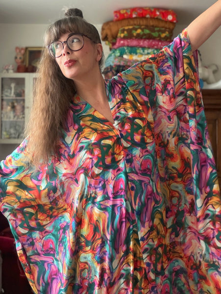 Sjok / kaftan med knappar marmorerat