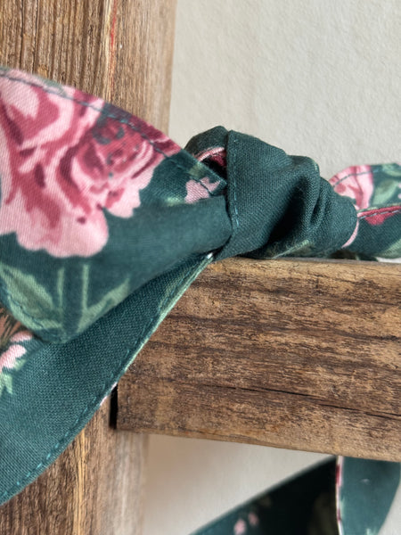 Hårband grönt med rosor