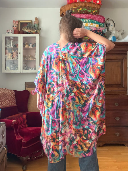 Sjok / kaftan med knappar marmorerat