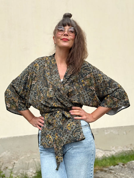Omlottblus grön paisley