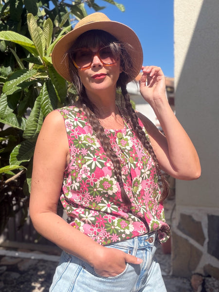 Ärmlös blus i grönt & rosa