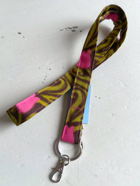 Nyckelband i brunt vintagetyg