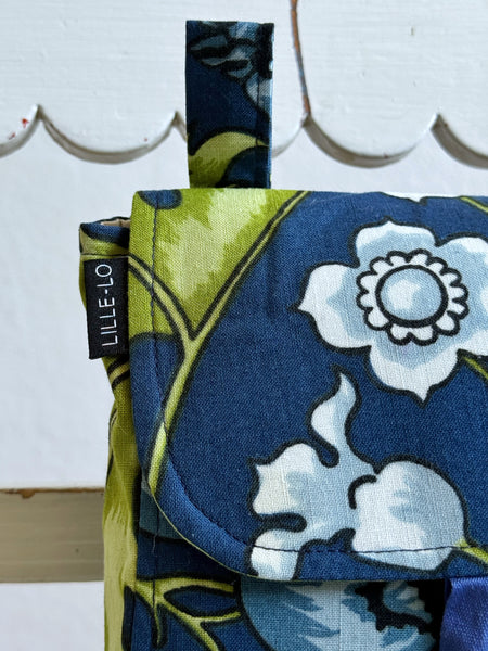 Bältesväska med blåbär