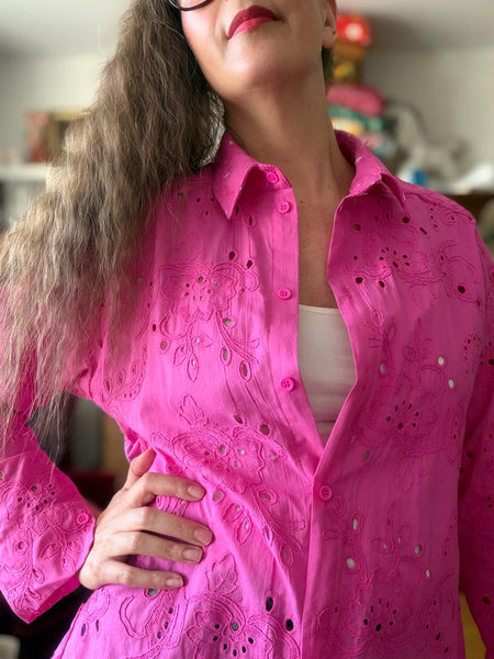 Skjorta i cerise brodyr & bomull