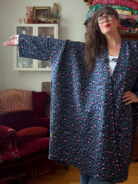 Sjok / kaftan i collagetyg med leopardmönster