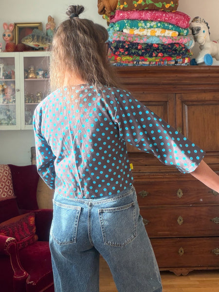 Blusjacka i prickig manchester