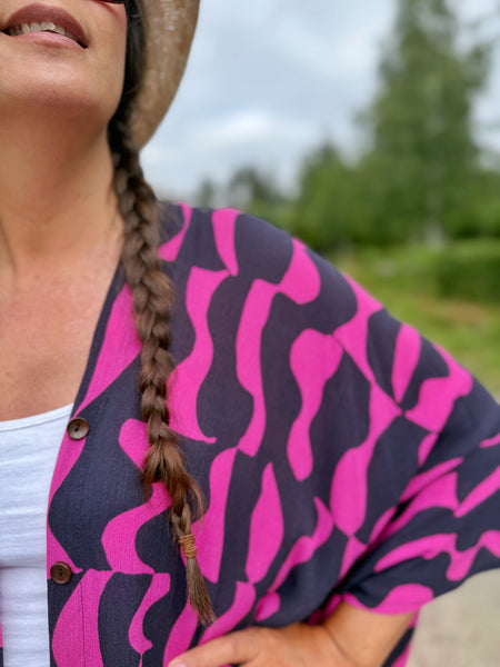 Sjok / kaftan med knappar & grafiskt mönster