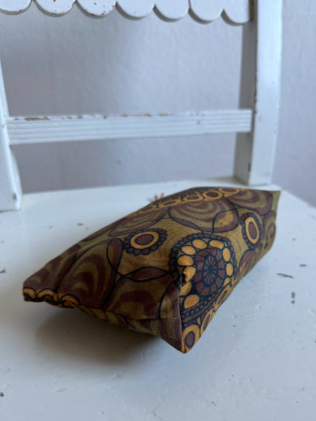 Necessär i vintagetyg i bruna nyanser
