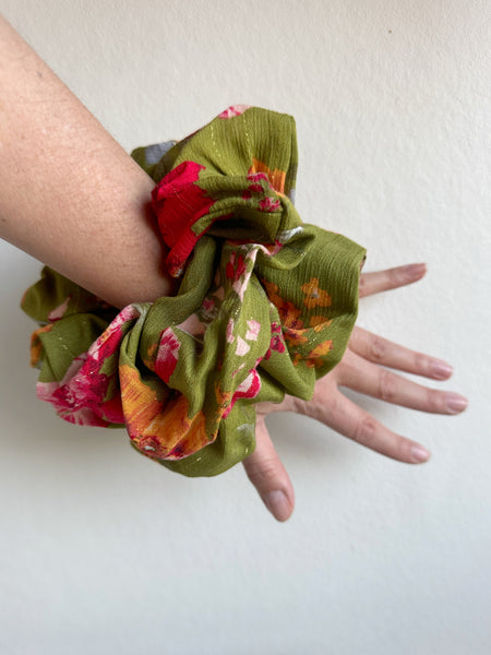 Scrunshie grön med guld