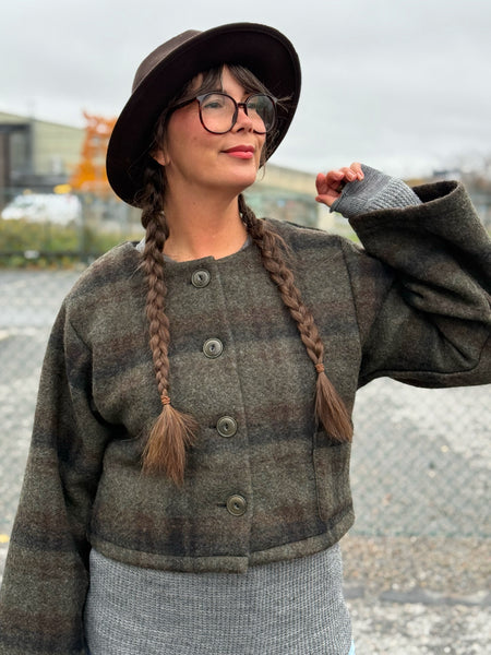 Kort jacka i rutig ull