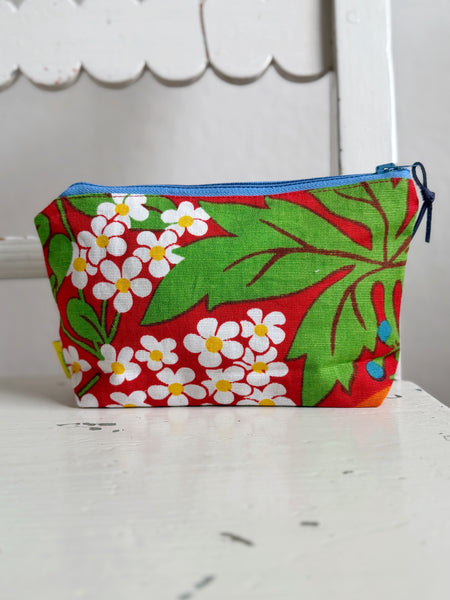 Necessär i färglatt vintagetyg