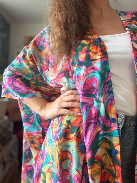 Sjok / kaftan med knappar marmorerat