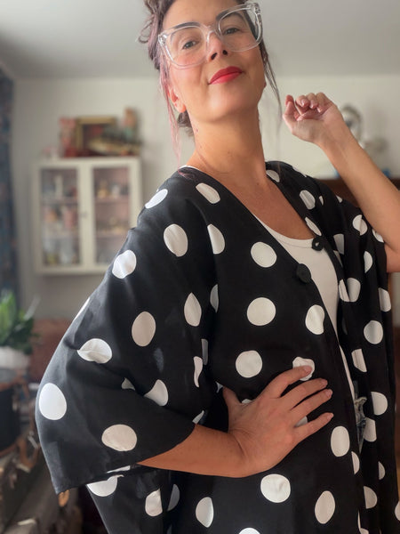 Sjok / kaftan svart med stora prickar