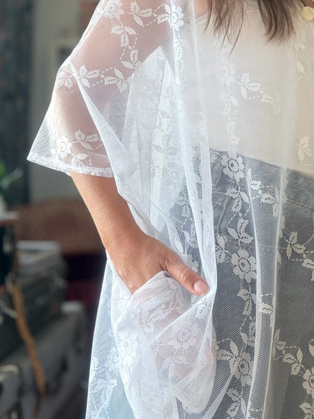 Sjok / kaftan i återbrukad spets