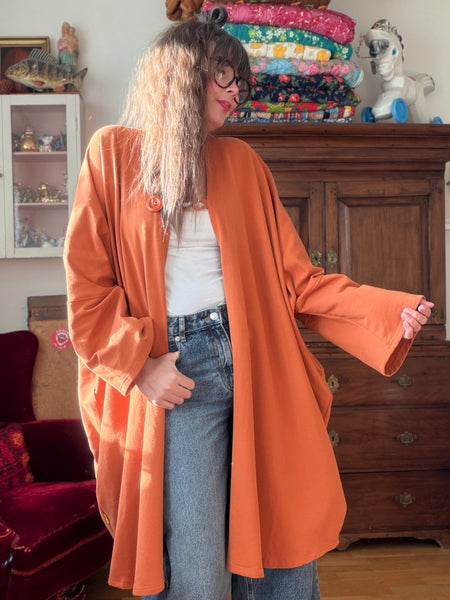 Gos-sjok / kaftan i collagetyg tegelfärgat