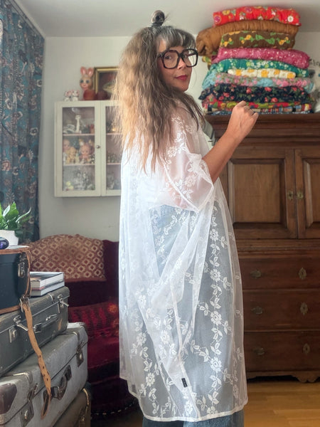 Sjok / kaftan i återbrukad spets