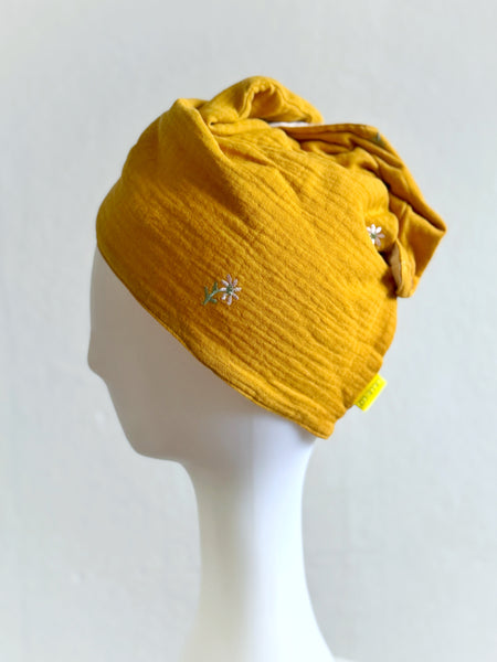 Turban med i gult med broderi