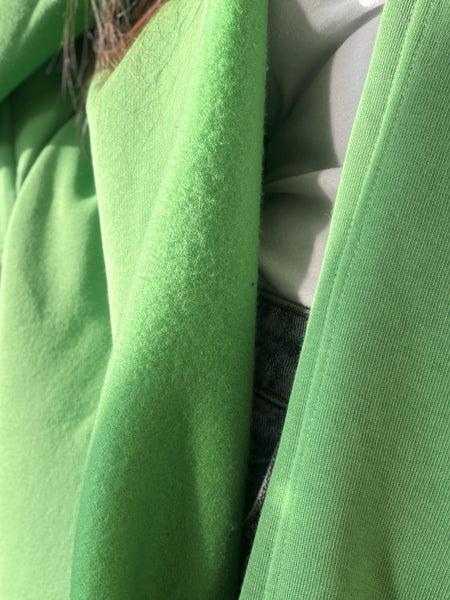 Sjok / kaftan i collagetyg ärtgrönt