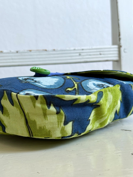 Bältesväska med blåbär