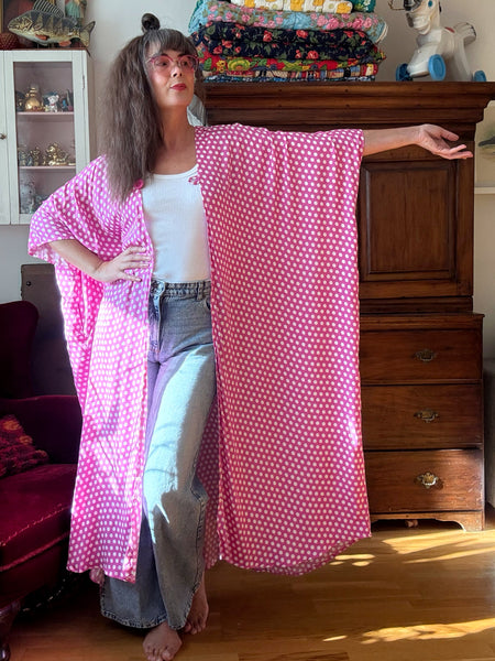 Extra långt sjok / kaftan, cerise med prickar