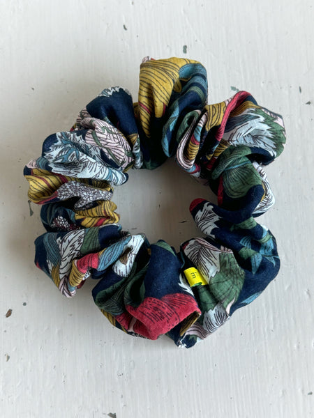 Scrunshie i murriga färger