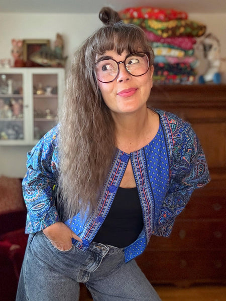 Blusjacka med lång ärm i blå paisley