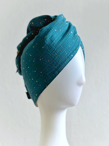 Turban i petrol med guldprickar
