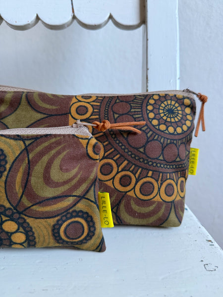 Necessär i vintagetyg i bruna nyanser