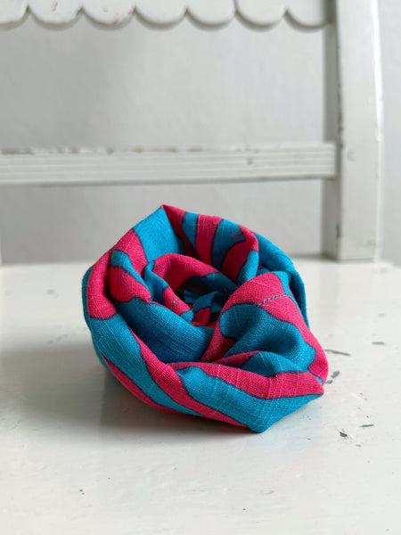 Liten sjal / sjalett i turkost & cerise