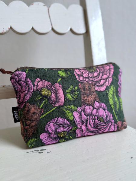 Necessär med blommor & möss