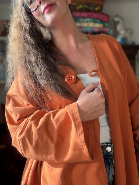 Gos-sjok / kaftan i collagetyg tegelfärgat