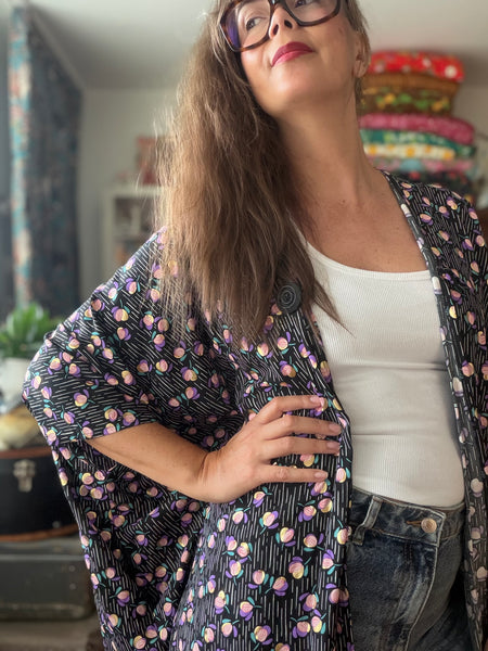 Extra långt sjok / kaftan i viskos med guld & lila blommor