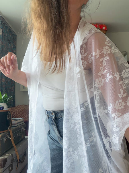 Sjok / kaftan i återbrukad spets