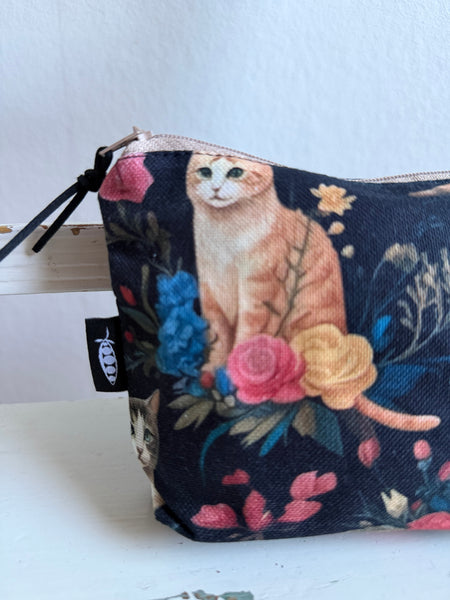 Necessär med katter & blommor