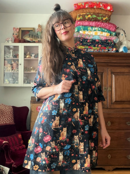 Städrock, svart med katter