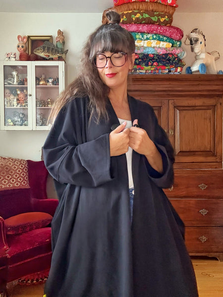 Sjok / kaftan i collagetyg, enfärgat svart