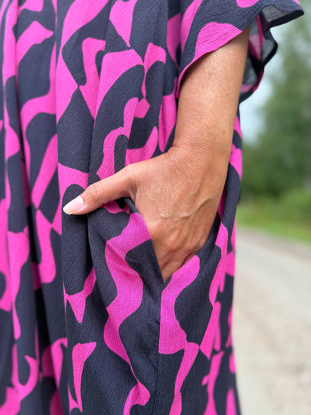 Sjok / kaftan med knappar & grafiskt mönster